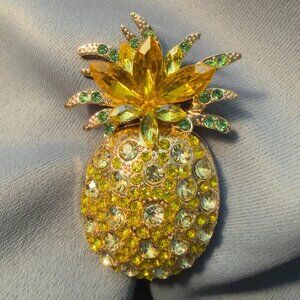 Pineapple Brooch Rhinestone Statement Pin Gold Tone 2.5"